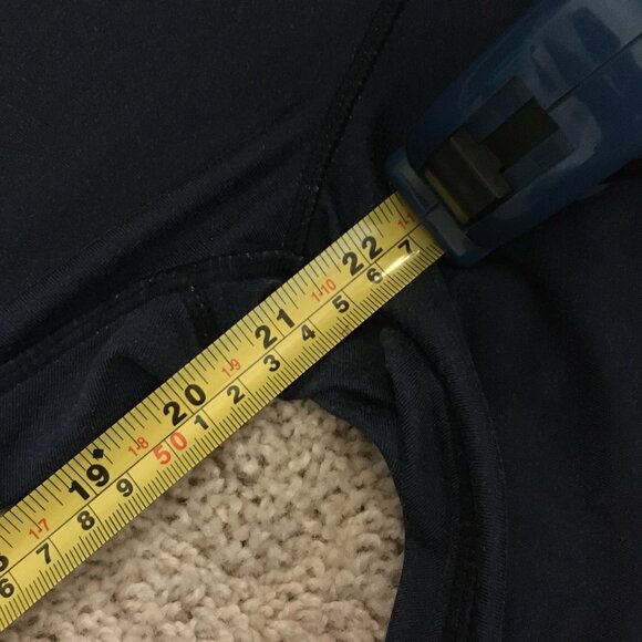 White-Capped Waves Cropped Yoga Pants - Picture 10 of 11